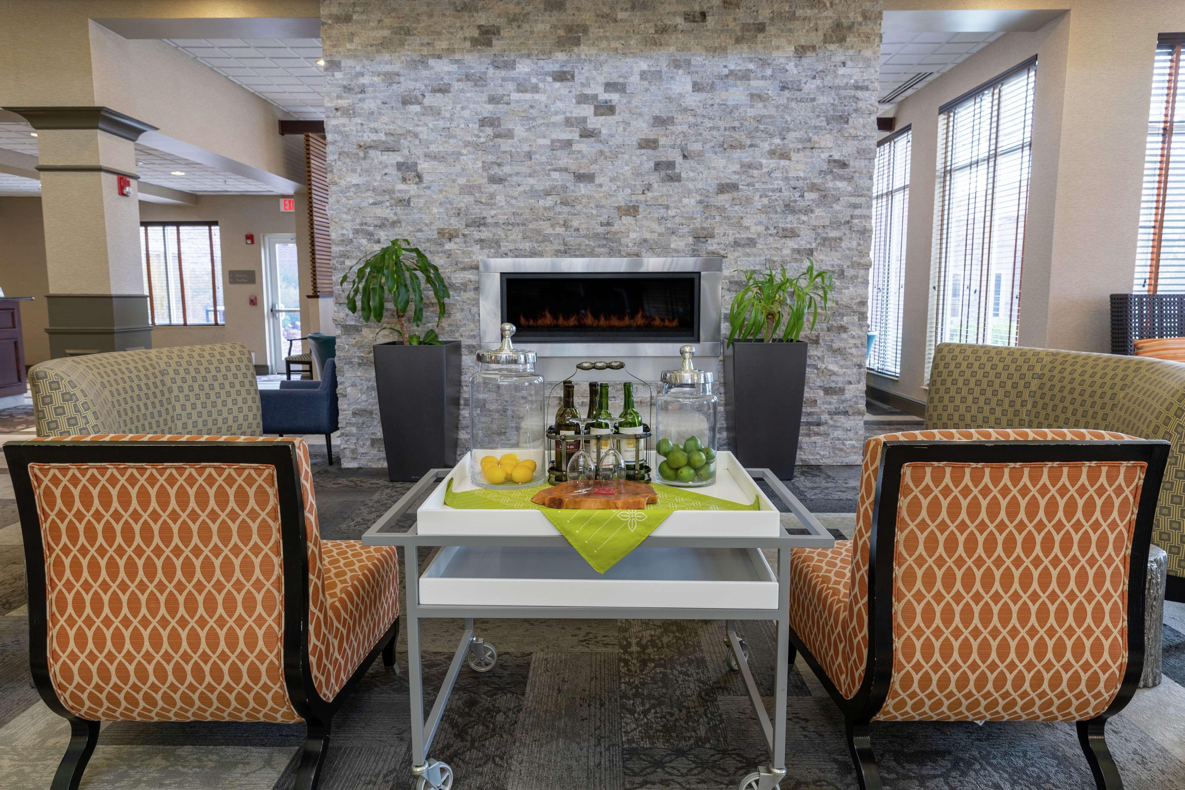 Hilton Garden Inn West Des Moines Ngoại thất bức ảnh