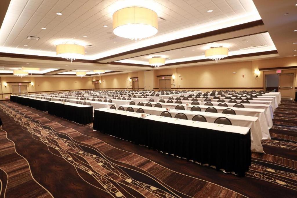 Hilton Garden Inn West Des Moines Ngoại thất bức ảnh