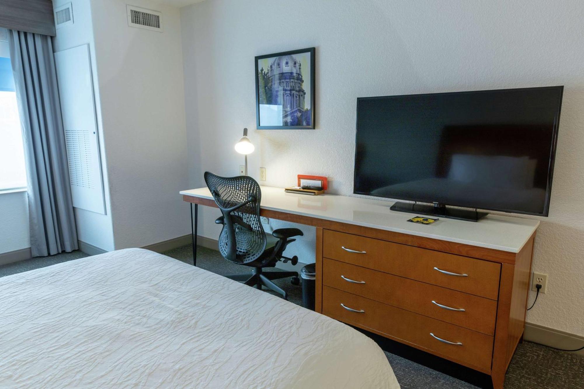 Hilton Garden Inn West Des Moines Ngoại thất bức ảnh